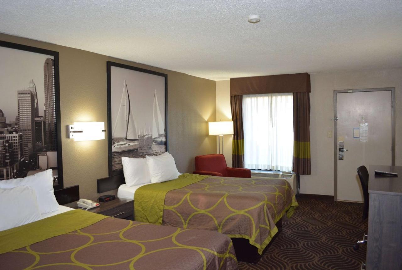 Super 8 By Wyndham Huntersville/Charlotte Area Exterior photo
